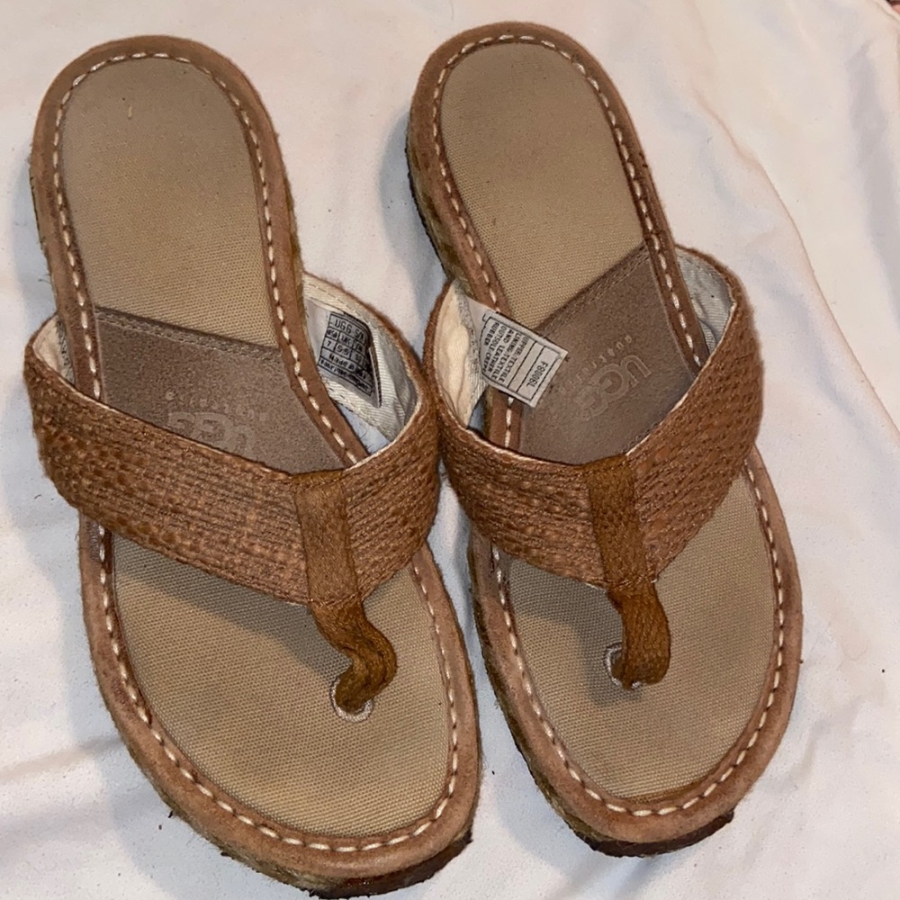 EUC UGG thongs size 7.